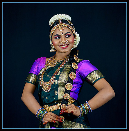 CLASSICAL DANCER