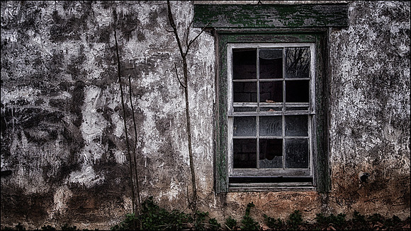 Faces in the Wall