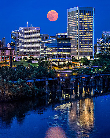 Rise Of Strawberry Moon