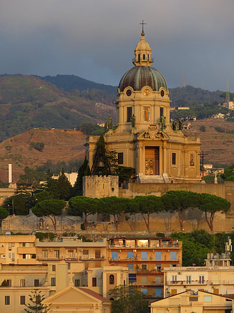 Overlooking The Peoplet